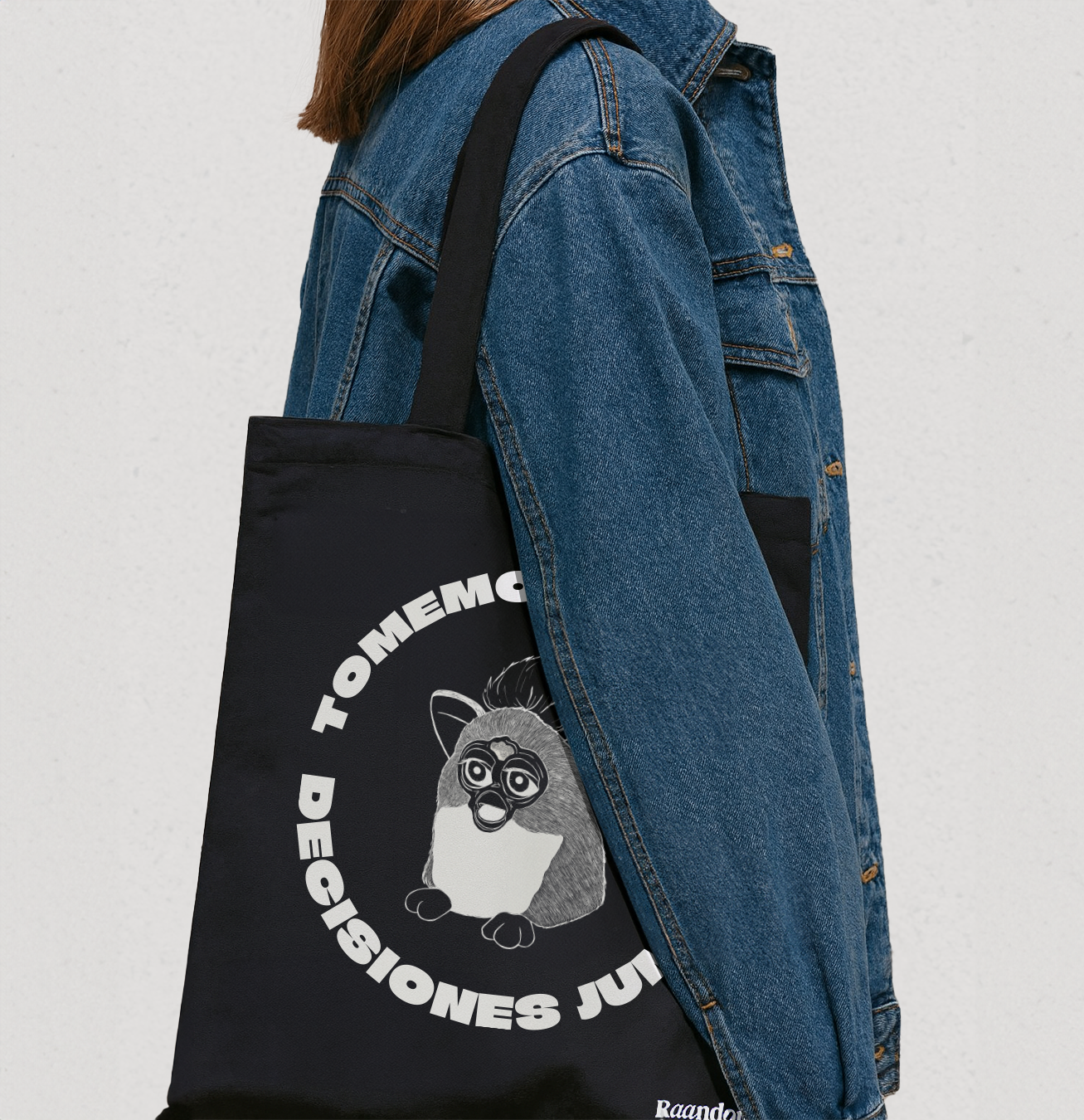 Tote Bags y Camisetas